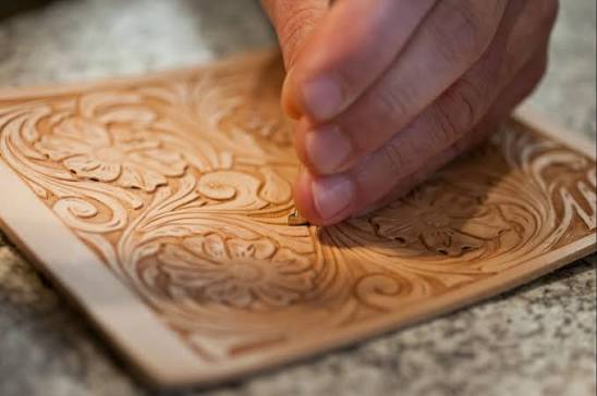 Le travail des baudriers au Moyen Age