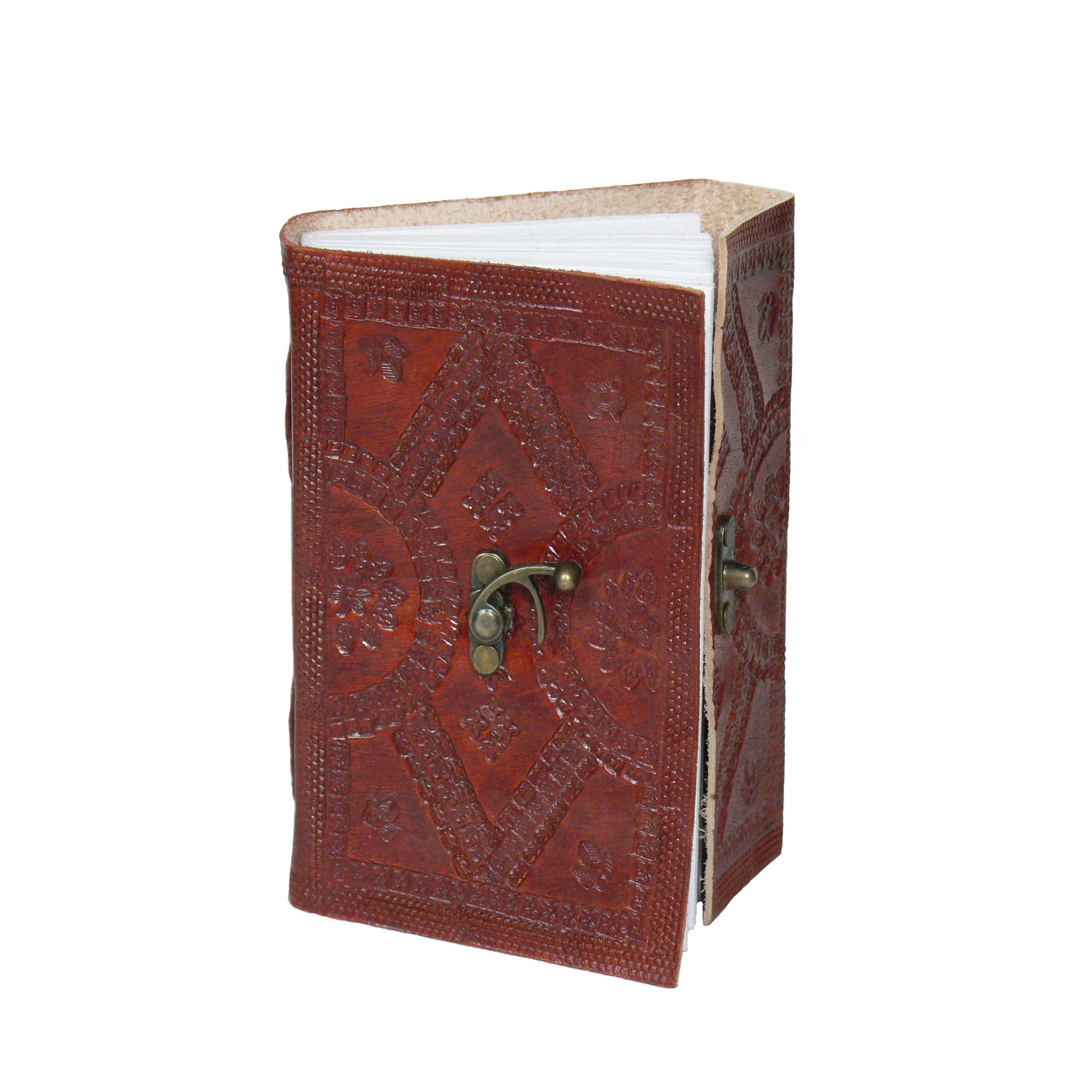 Carnet en cuir avec fermoir – Journal de voyage