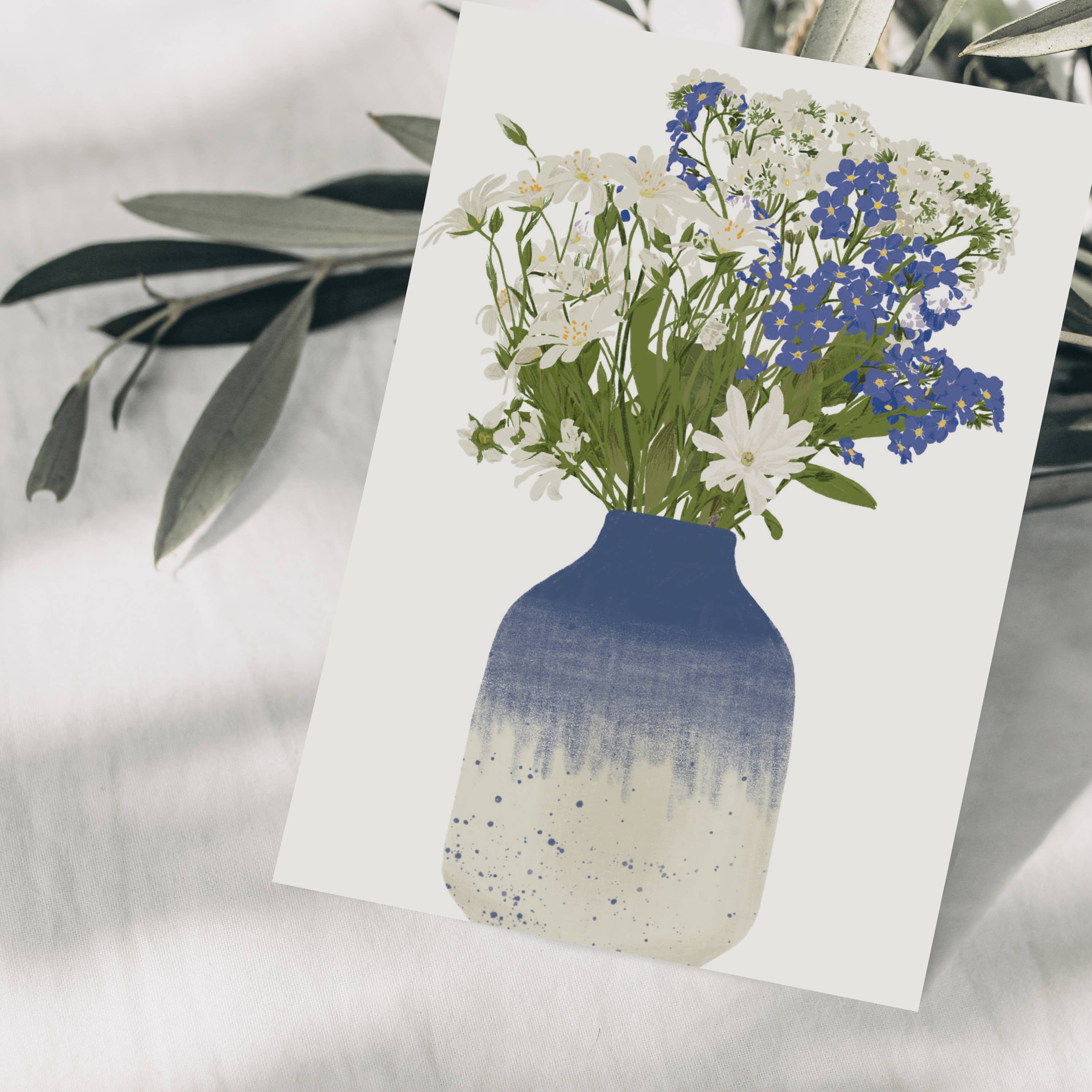 Carte postale vase bleu fleurs sauvages, FSC