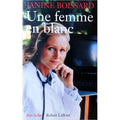 Une femme en blanc