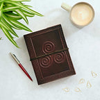 Carnet de notes celtique fermé en cuir Triskelion