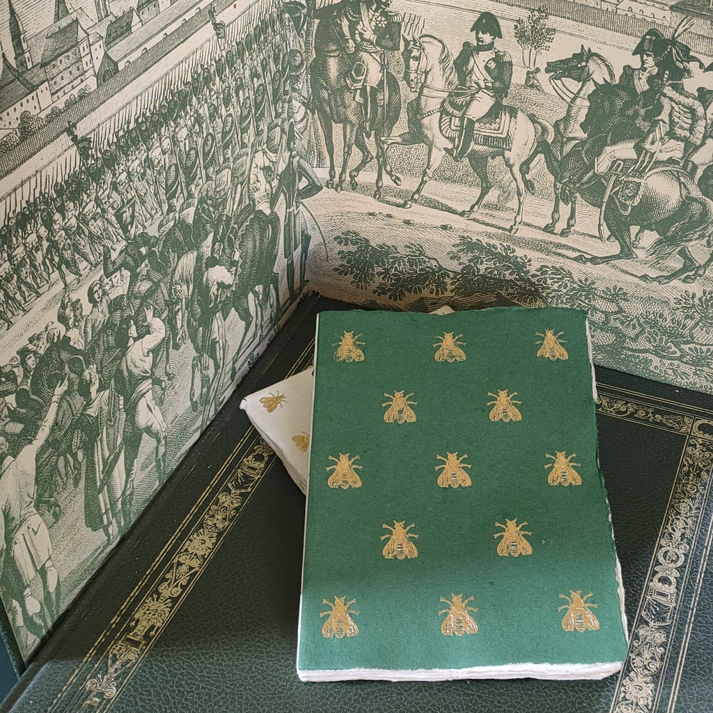 Carnet en papier parchemin – Abeilles dorées