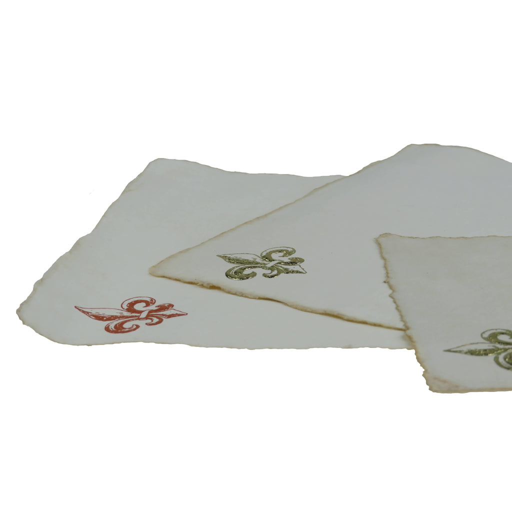 Papier parchemin artisanal – Fleur de lys dorée