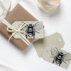 Étiquettes cadeaux en papier abeille